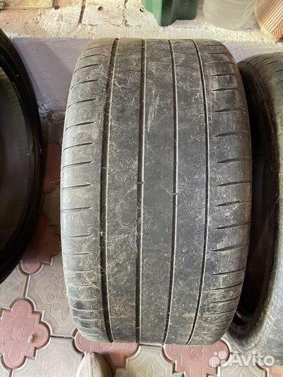 Michelin Pilot Sport 4 S 255/40 R20 и 285/35 R20