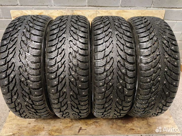 Nokian Tyres Hakkapeliitta 9 SUV 215/60 R17 100T