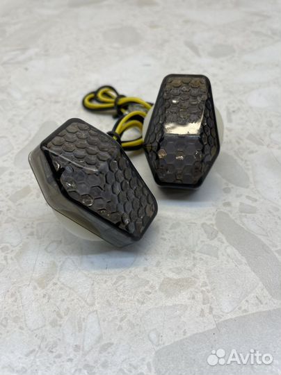 Поворотники капельки встраиваемые в пластик suzuki