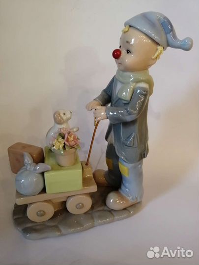 Скульптура клоун с тележкой, фарфор
