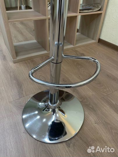 Продам стул бровиста-визажиста