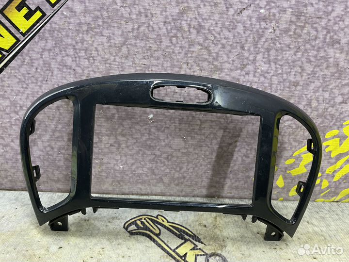 Накладка центральная Дефлектор Juke F15 Жук