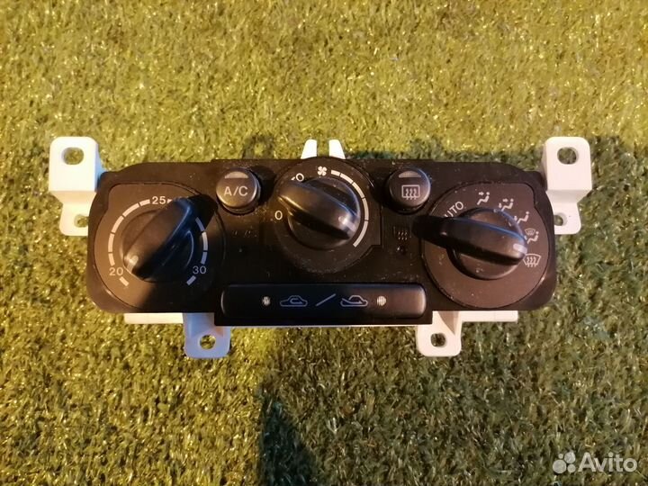 Блок управления климат-контролем B30H-61-190A Mazd