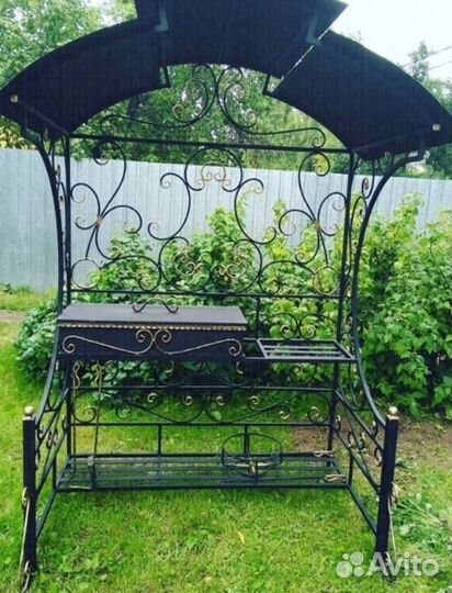 Мангал с крышей