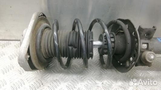 Стойка передняя левая mercedes benz E-class W212