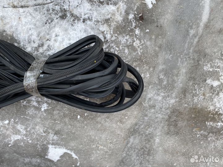 Уплотнитель двери Ford Mondeo 4 универсал