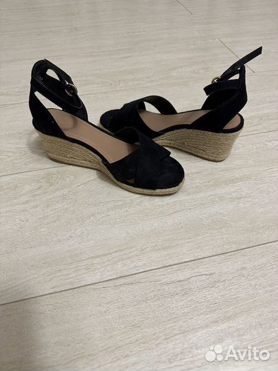 Босоножки женские 36