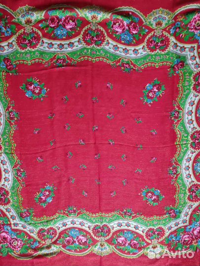 Платок с люрексом новый