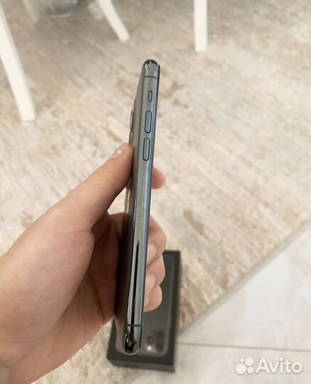 iPhone 11 Pro, 64 ГБ