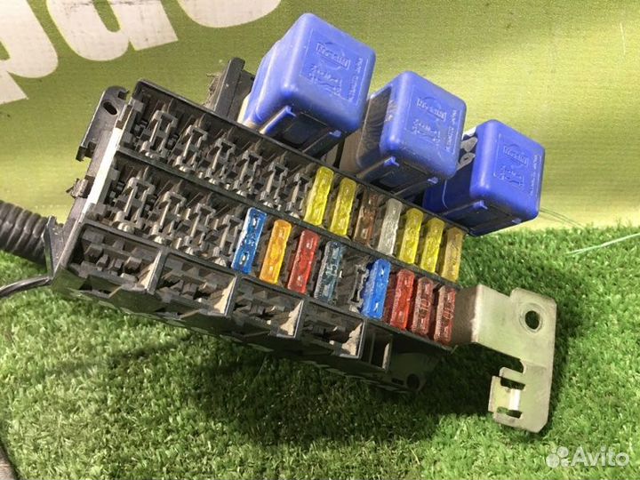 Блок предохранителей Nissan Bluebird U13 SR18DE