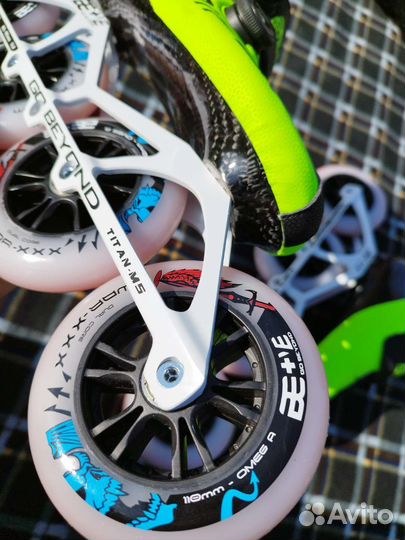 Профессиональные скоростные роликовые коньки