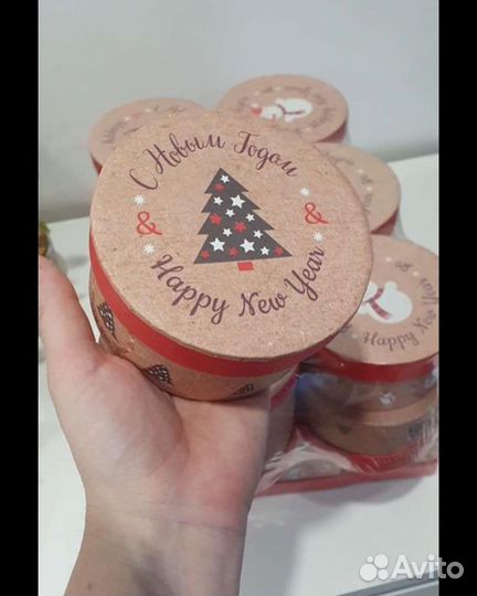 Новогодние подарочные коробки