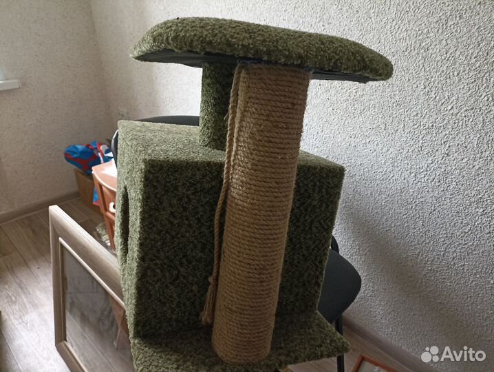 Домик для кошки с когтеточкой новый