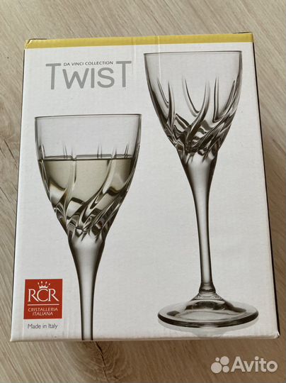 Бокалы для шампанского, коктейля