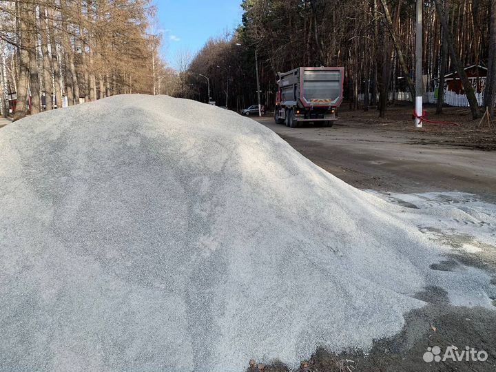 Отсев гранитный доставка от 3 кубов