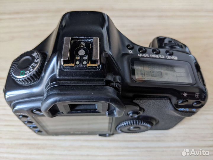 Зеркальный фотоаппарат Canon 5d (classic)