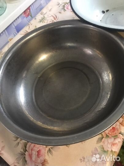 Чашки алюминевые и эмалированные