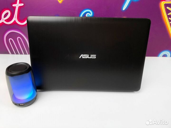 Ноутбук Asus с матовым экраном 15.6