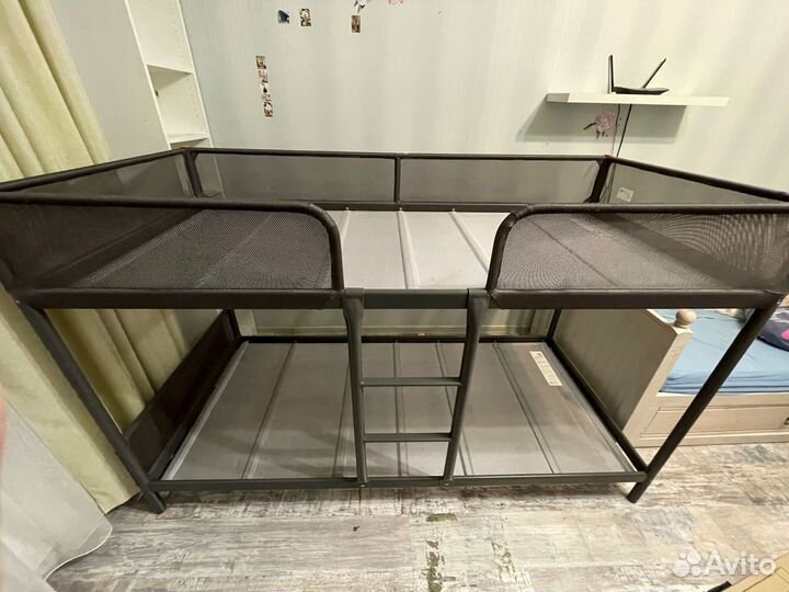 Двухярусная кровать IKEA металлическая