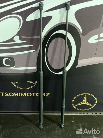 Амортизатор капота мерседес w212 w204 w218