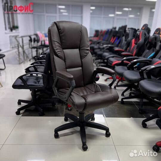 Офисное компьютерное кресло Одиссей (цвета)