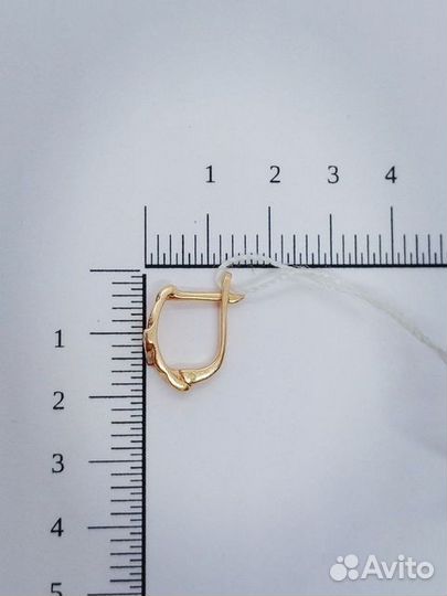 Золотые серьги с камнем