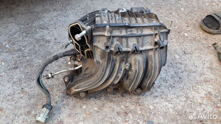 Впускной ресивер в сборе с форсункамии и датчиком