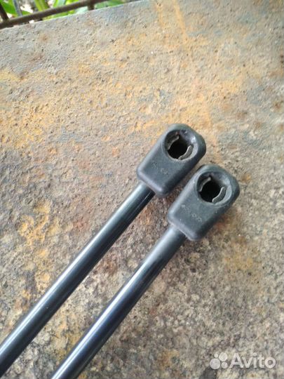 Honda Pilot 2 газлифт заднего стекла