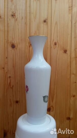 Этрусская ваза с ветками роз