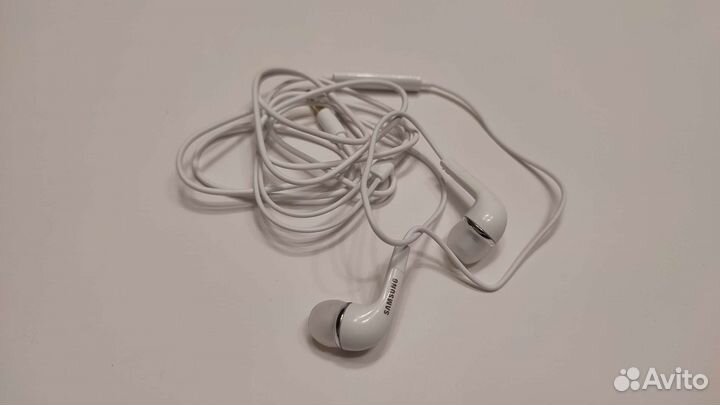Проводные наушники Samsung, Huawei Honor