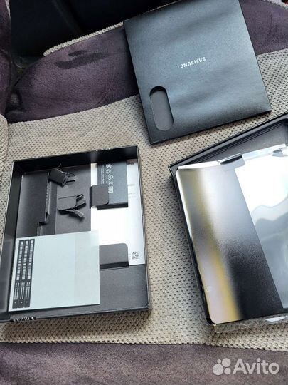 Коробка от Samsung Fold4