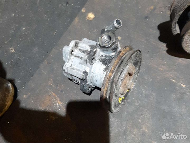 Насос гур Фольксваген Т4 1.9D 2.4D 2.5D