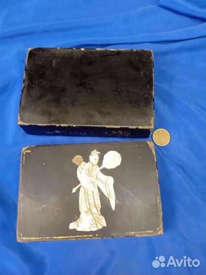 Старинная шкатулка с перламутром