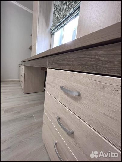 Детская учебная зона у окна под ключ