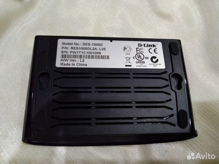 Маршрутизатор D-Link DES-1005D