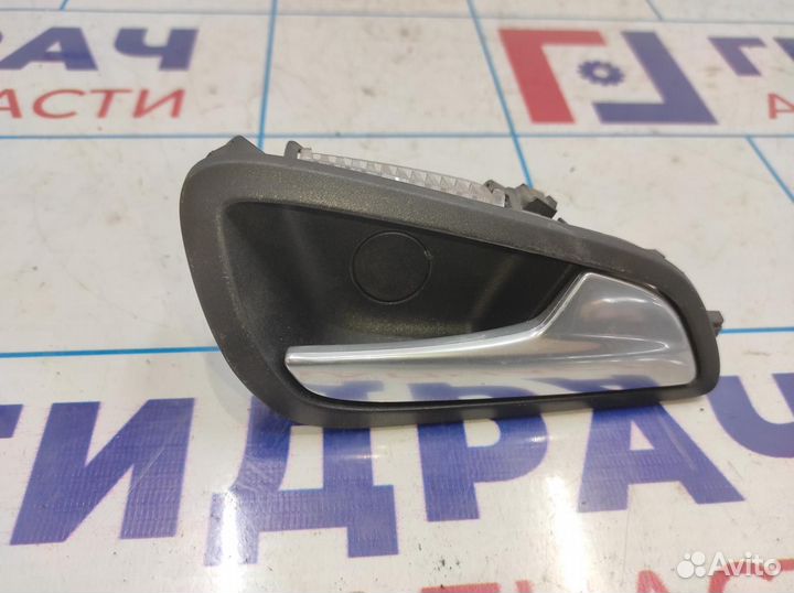 Ручка двери передней внутренняя правая Ford Focus 3. С подсветкой