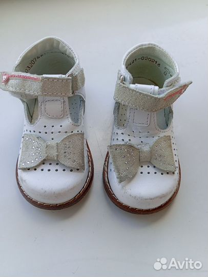 Сандалии для девочки