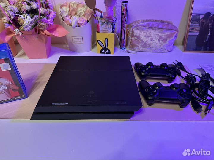 Sony Playstation 4 1Tb комплет с игрой