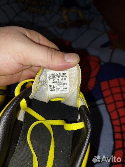 Футбольные бутсы adidas