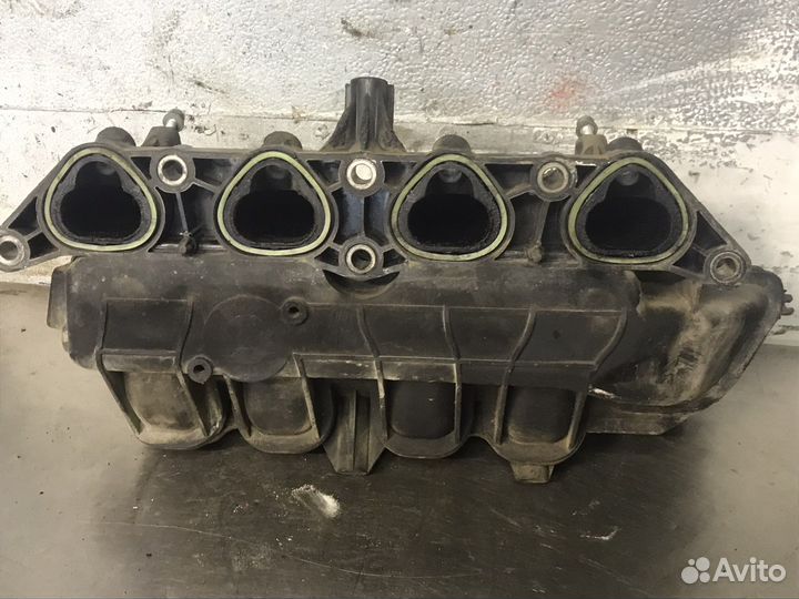 Коллектор впускной BBY 1.4 Vag VW Skoda Seat Audi