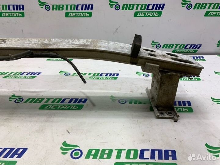 Усилитель бампера передний Toyota Prius ZVW30