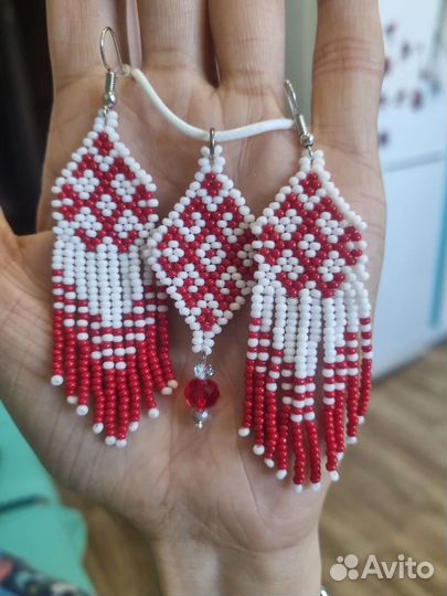 Серёжки, кулон, браслет чувашские из бисера