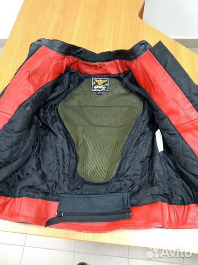 Мото куртка кожа