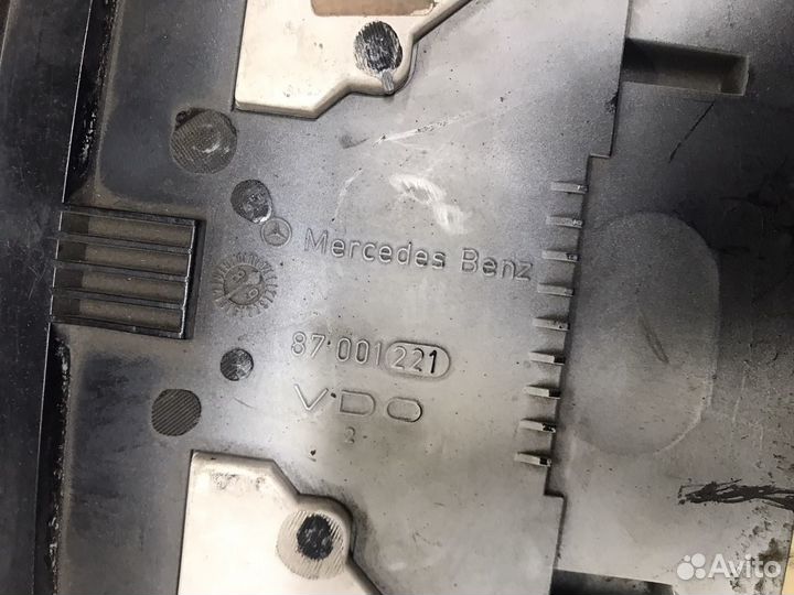 Mercedes benz w124 панель приборов 1244401747