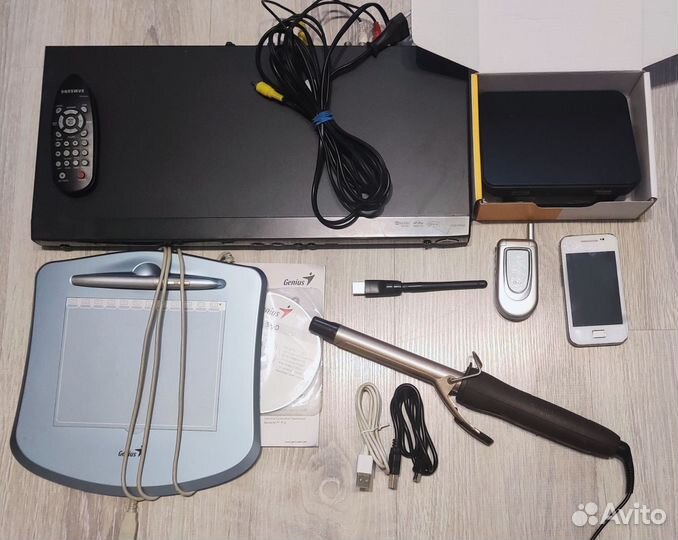 Электроника пакетом. Смартфоны, планшет, плойка