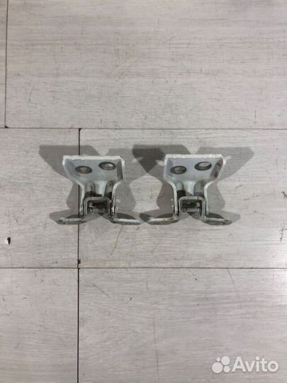 Петля двери зад право renault logan 2 1.6 мт седан