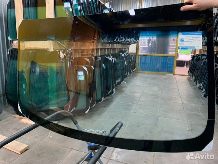 Стекло лобовое Renault Kangoo