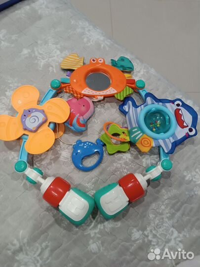 Дуга с игрушками универсальная