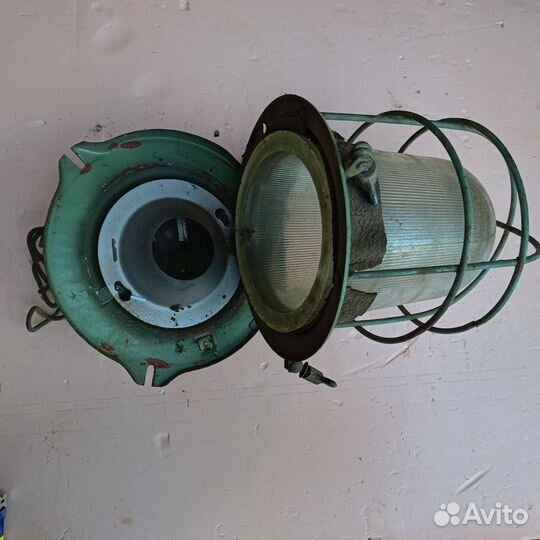 Уличный фонарь