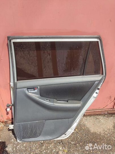 Дверь Toyota fielder 2001г